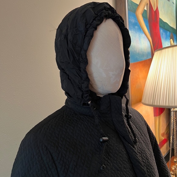 Woman's Gently Used Down Filled Trapunto Stitched Prada Puffer Jacket L - Picture 8 of 16